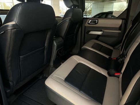 Used 2022 Ford Bronco Wildtrak image 14