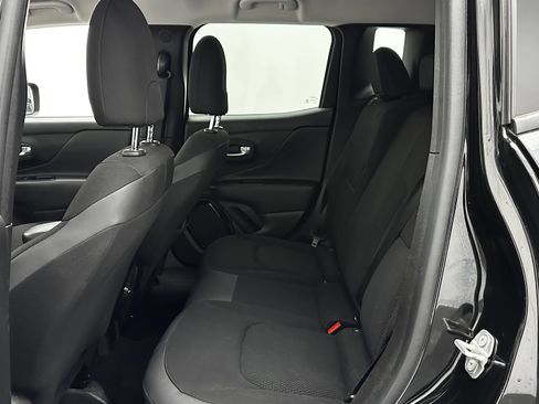 Used 2018 Jeep Renegade Altitude image 19