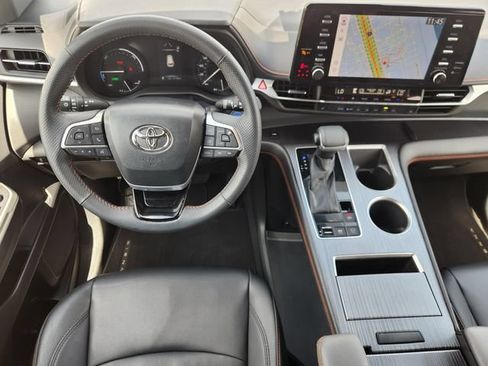 Certified 2022 Toyota Sienna XSE FWD image 27