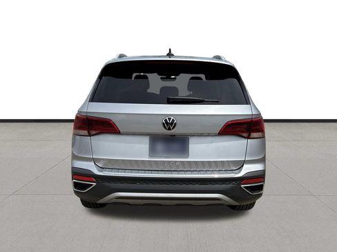Used 2024 Volkswagen Taos SE FWD image 6