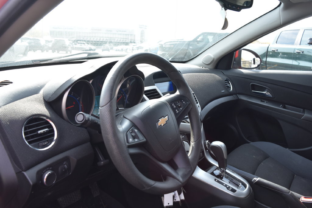 Used 2016 Chevrolet Cruze LT FWD image 13