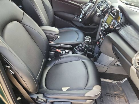 Used 2018 MINI Cooper 4-Door Hardtop FWD image 13