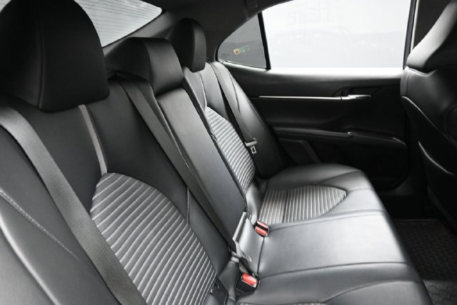 Used 2022 Toyota Camry SE FWD image 26
