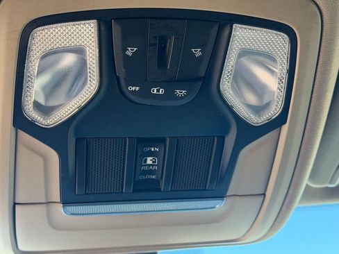Used 2019 RAM 1500 Big Horn AWD/4WD image 18