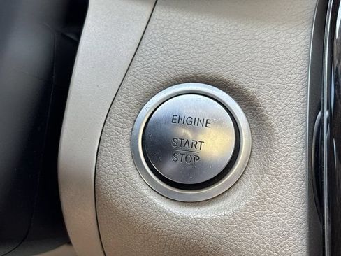 Used 2018 Mercedes-Benz GLC 300 4MATIC image 30