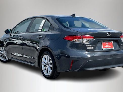 Used 2024 Toyota Corolla LE w/ LE Convenience Package image 4