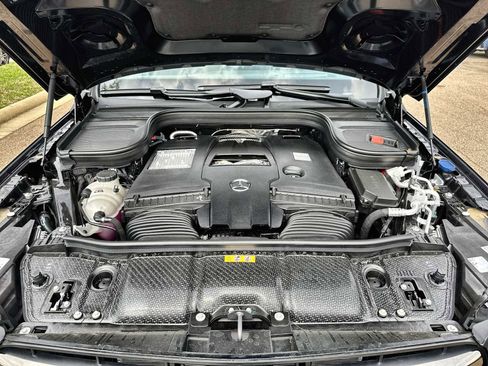 New 2026 Mercedes-Benz GLS 580 4MATIC image 13