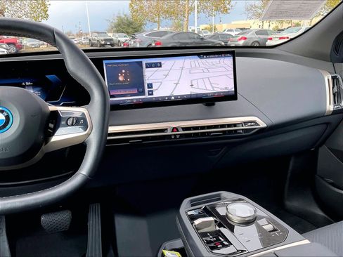 Used 2025 BMW iX xDrive50 image 9