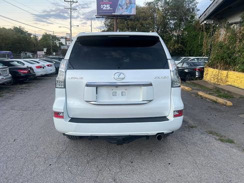 Used 2010 Lexus GX 460 image 4