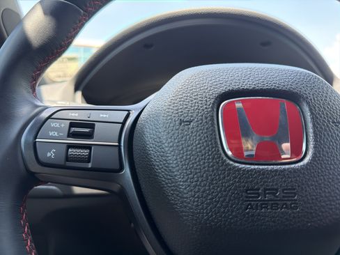 Used 2023 Honda Civic Type R image 9