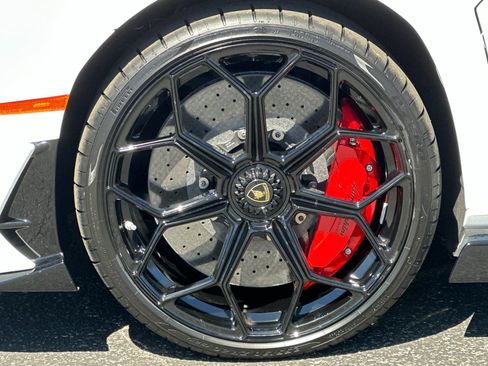Used 2021 Lamborghini Aventador SVJ AWD/4WD image 8