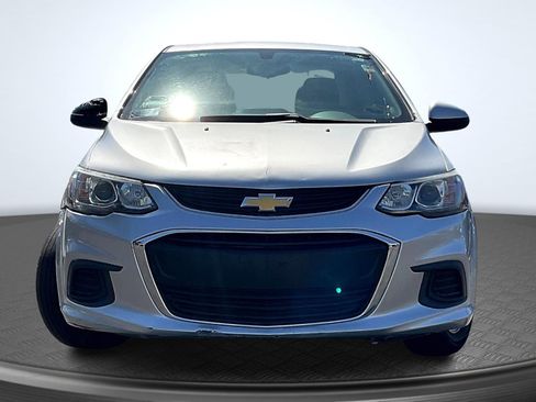 Used 2017 Chevrolet Sonic LT image 3