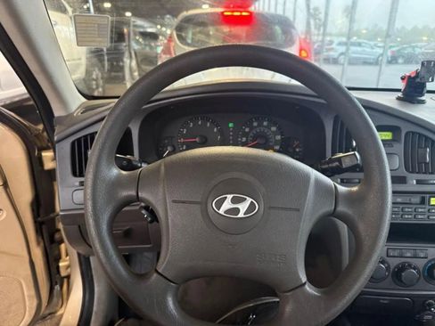 Used 2005 Hyundai Elantra GLS image 12