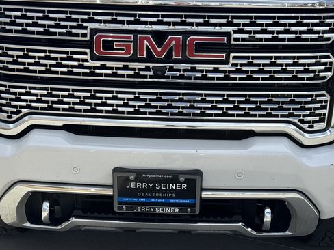 Used 2023 GMC Sierra 3500 Denali w/ Denali Ultimate Package image 9