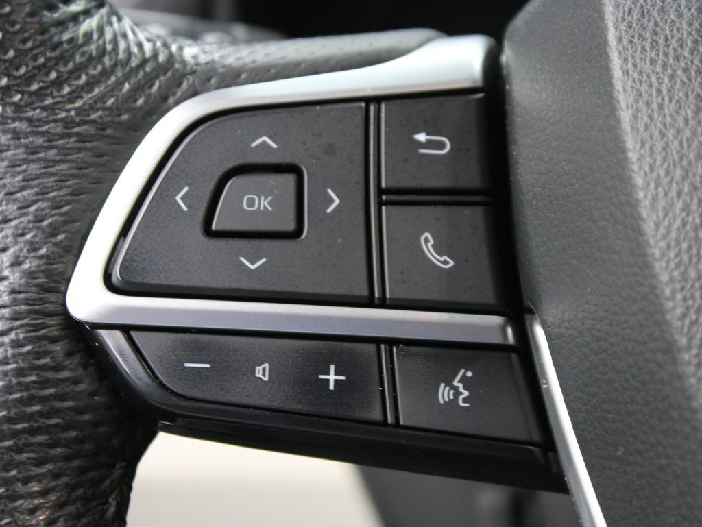 Used 2024 Toyota Sienna Limited AWD/4WD image 59