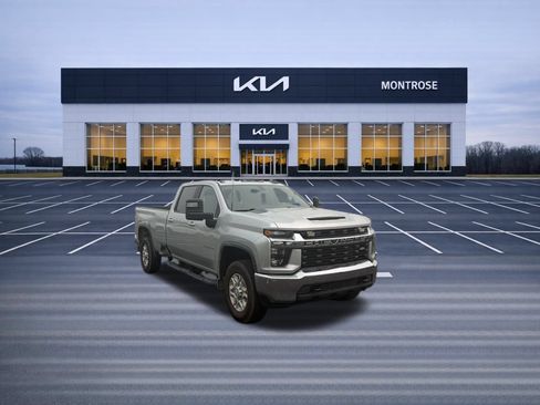 Used 2022 Chevrolet Silverado 2500 LT w/ Snow Plow Prep/Camper Package AWD/4WD image 3