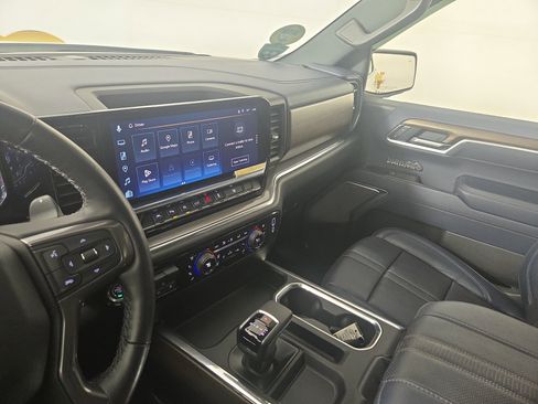 Certified 2025 Chevrolet Silverado 1500 High Country image 25