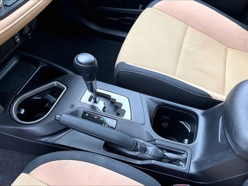 Used 2017 Toyota RAV4 XLE AWD/4WD image 17