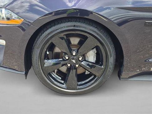 Used 2022 Ford Mustang GT Premium w/ Black Accent Package RWD image 17