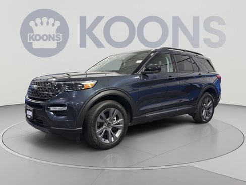 Used 2022 Ford Explorer XLT w/ Equipment Group 202A AWD/4WD image 1
