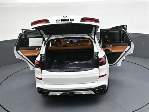 New 2026 BMW X5 M60i w/ Executive Package image 36