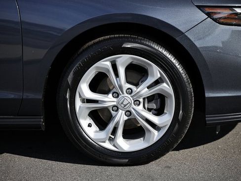 Used 2023 Honda Accord LX image 9