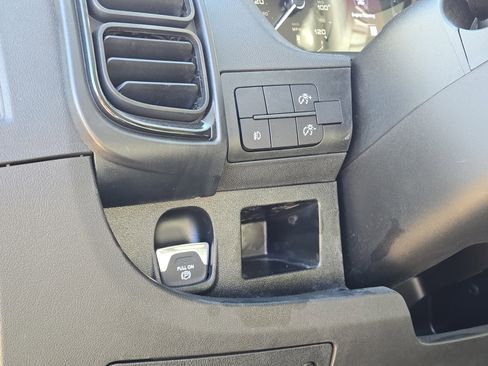 Used 2025 RAM ProMaster 2500 w/ Convenience Group image 14