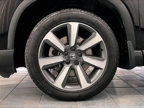 Used 2023 Honda Pilot Touring image 7