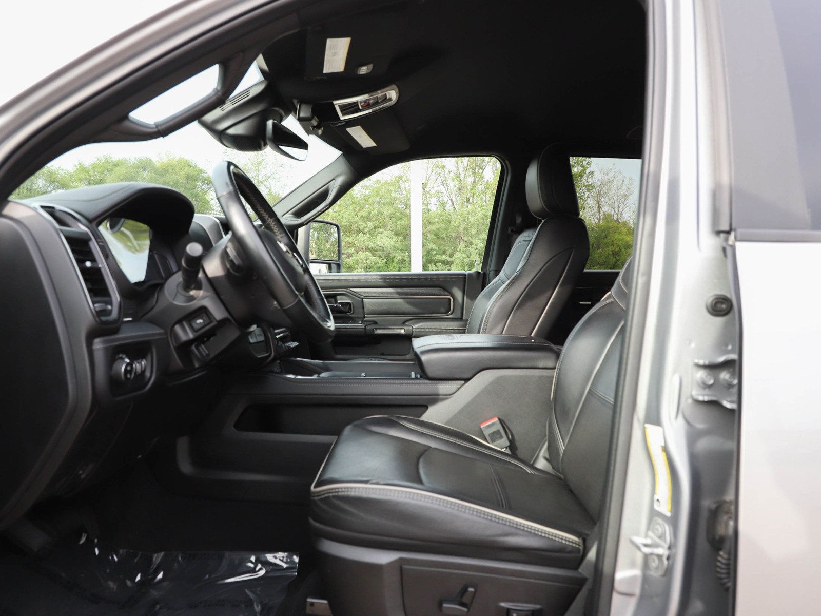 Used 2023 RAM 2500 Limited w/ Night Edition AWD/4WD image 25