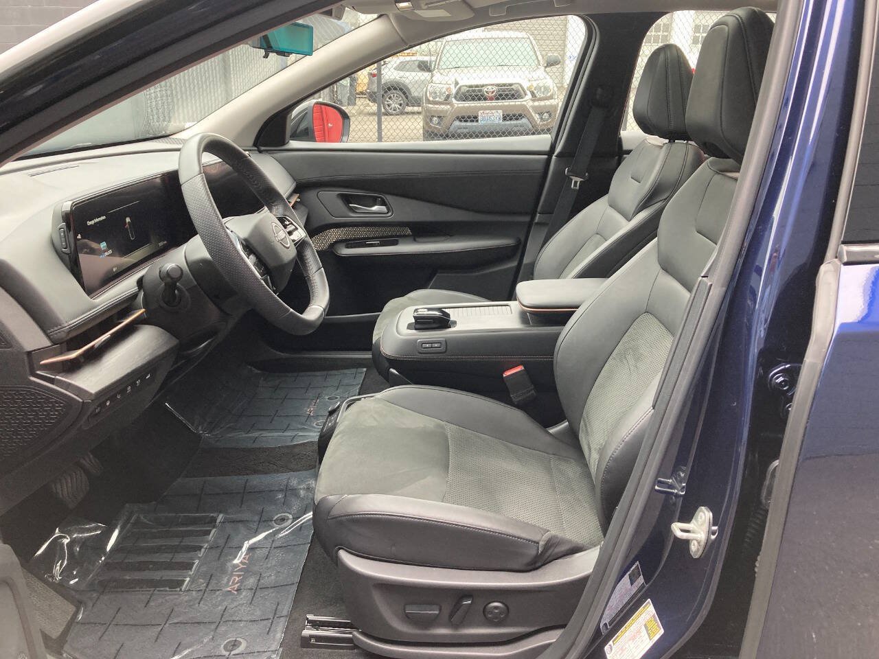Used 2023 Nissan Ariya FWD image 9