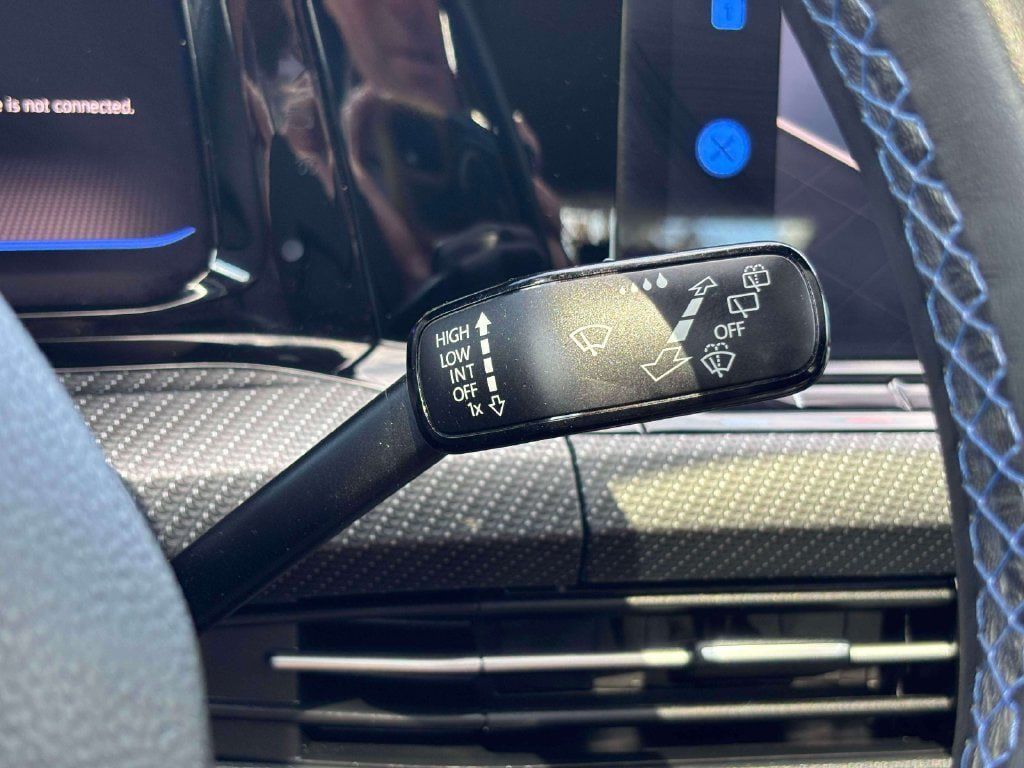 Used 2022 Volkswagen Golf R AWD/4WD image 30