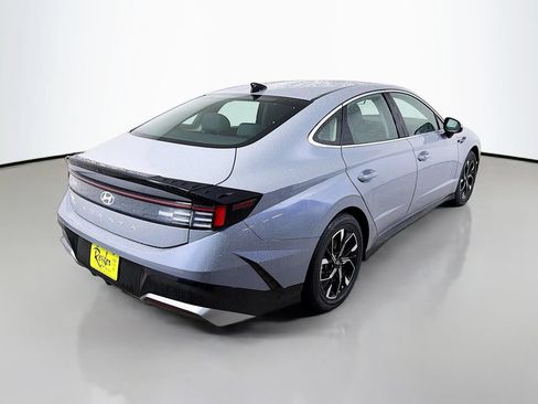 Used 2025 Hyundai Sonata SEL FWD image 6