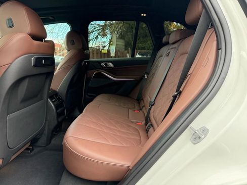 Used 2025 BMW X5 xDrive40i w/ Premium Package image 17
