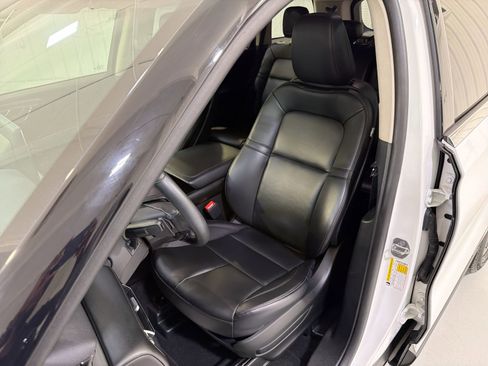 Used 2024 Lincoln Aviator 2WD image 10