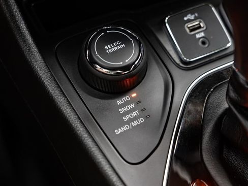 Used 2023 Jeep Cherokee Altitude Lux AWD/4WD image 21