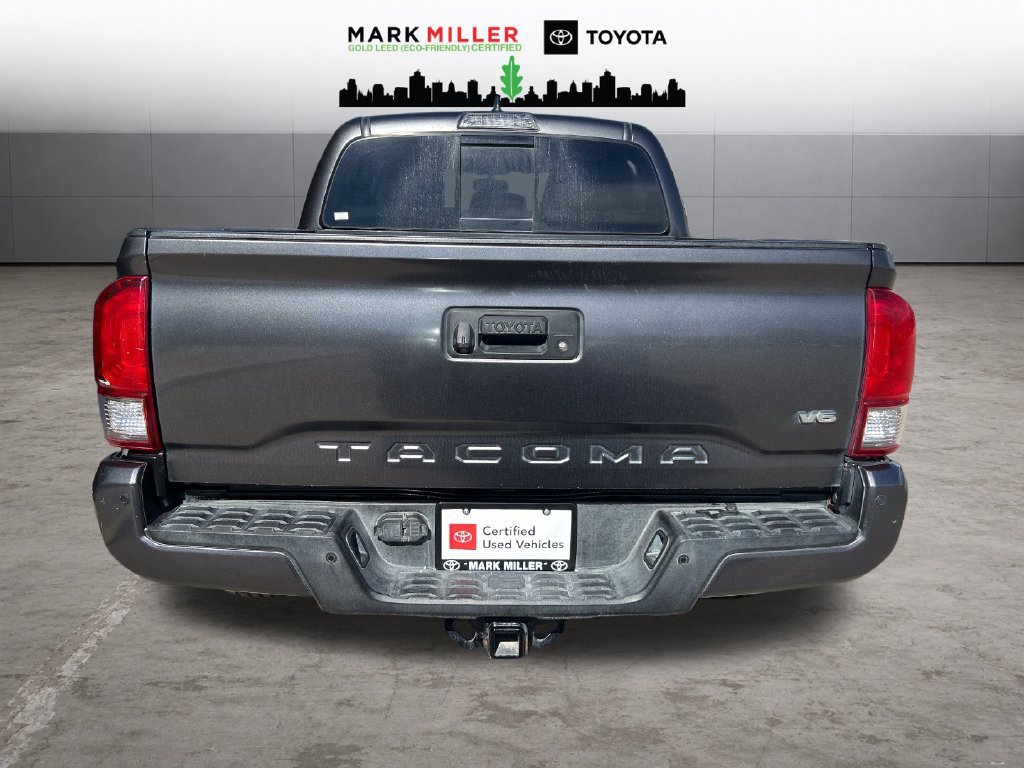 Certified 2017 Toyota Tacoma TRD Off-Road AWD/4WD image 4