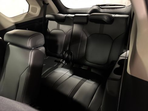 Used 2025 Honda Pilot Touring image 21