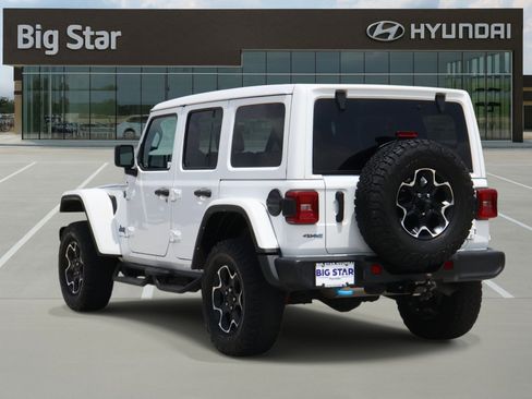 Used 2023 Jeep Wrangler Unlimited Rubicon 4xe w/ Cold Weather Group AWD/4WD image 3