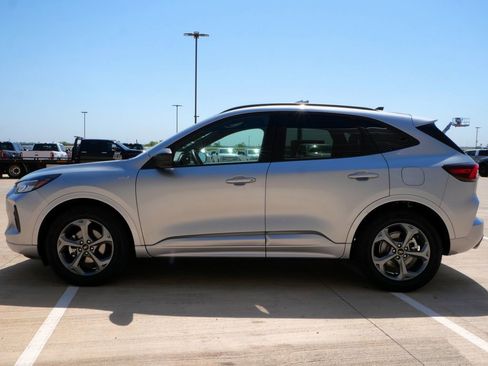 Certified 2024 Ford Escape ST-Line FWD image 3
