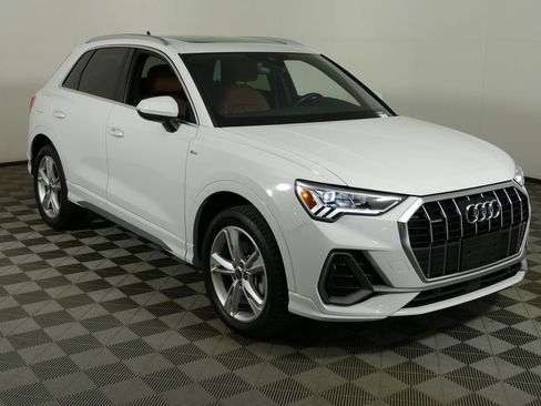 Used 2023 Audi Q3 2.0T Premium Plus w/ Premium Plus Package AWD/4WD image 1