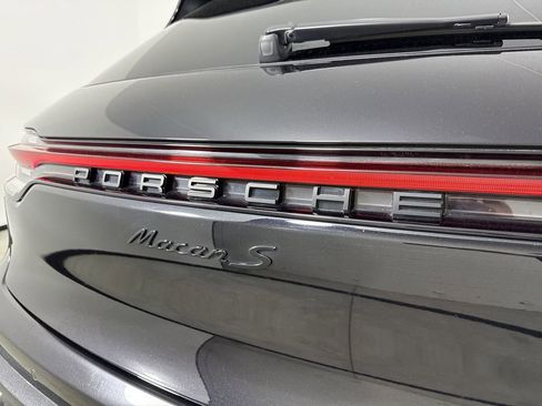 Certified 2025 Porsche Macan S image 19