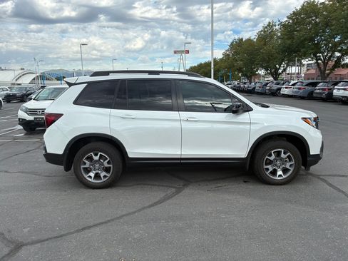 Used 2022 Honda Passport TrailSport image 2