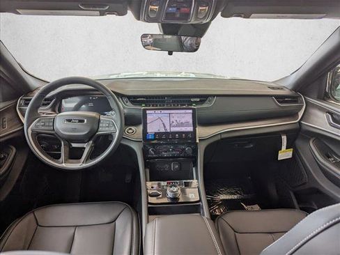 New 2025 Jeep Grand Cherokee L Limited image 13