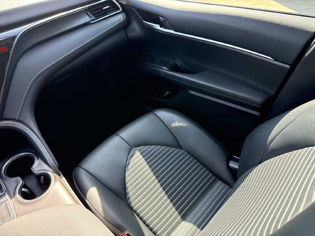 Used 2024 Toyota Camry SE FWD image 14
