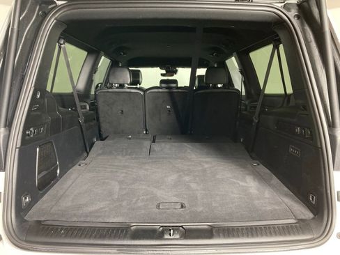 Used 2023 Jeep Wagoneer L Series III w/ Preferred Equipment Group image 24