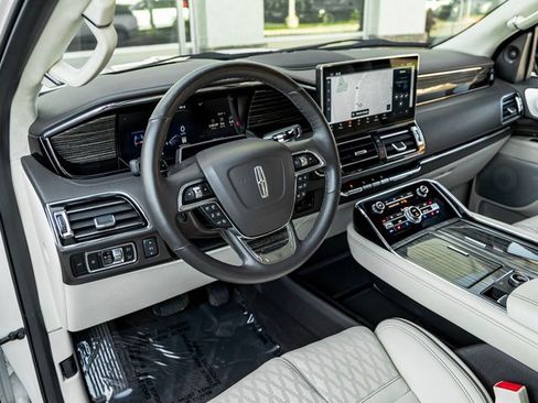 Used 2023 Lincoln Navigator L Black Label image 16