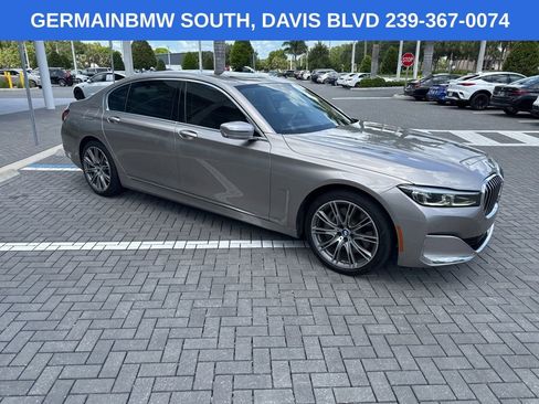 Used 2020 BMW 750i xDrive w/ Executive Package AWD/4WD image 13