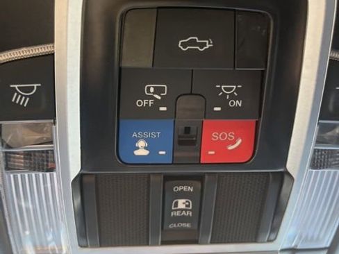 Used 2024 RAM 2500 Laramie w/ Safety Group image 14