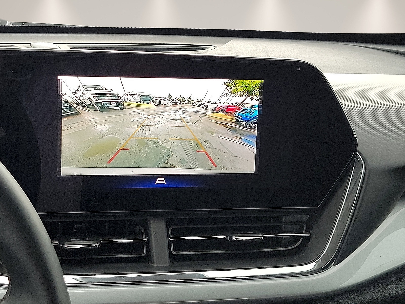 Used 2025 Chevrolet Trax LT w/ LT Convenience Package FWD image 16