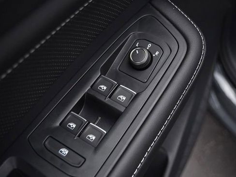 New 2026 Volkswagen Atlas Cross Sport SE image 8